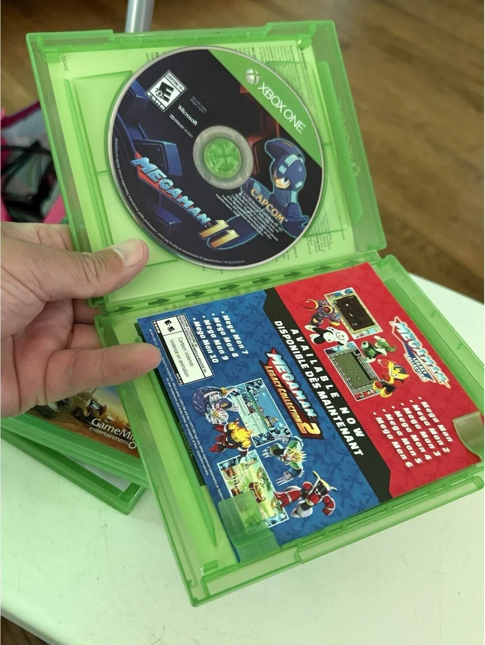 Mega Man 11 , Gears Of war , Mortal Kombat , Tony Stewart’s , Lot Of 4 Xbox One
